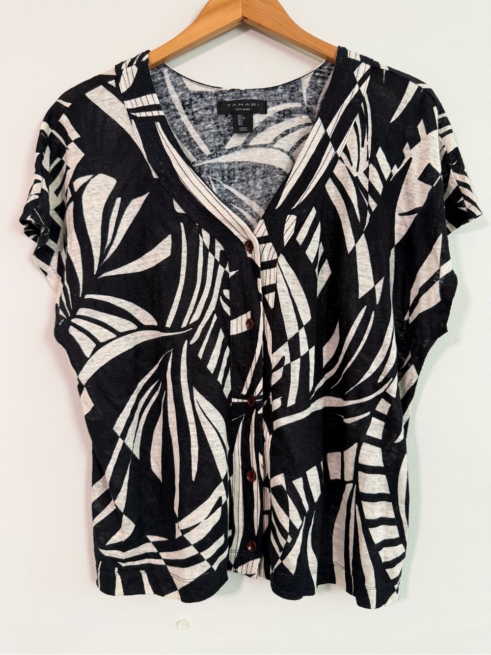 Tahari Linen Tropical Black White Button Front V-Neck Short Sleeve Top Large